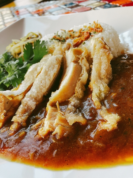 チキントマトカレーとジャスミンライス