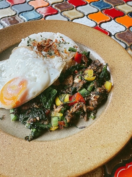 鯖と菜の花のガパオライス
