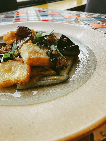 茄子と厚揚げの肉味噌炒め バジル風味