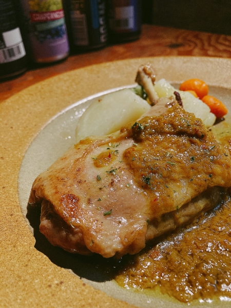 合鴨ロース肉のコンフィ　ココナッツカレーソース