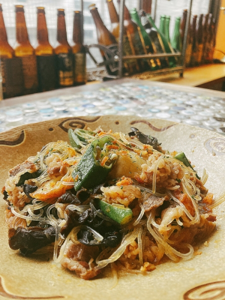 牛バラ肉と春雨のトムヤム炒め